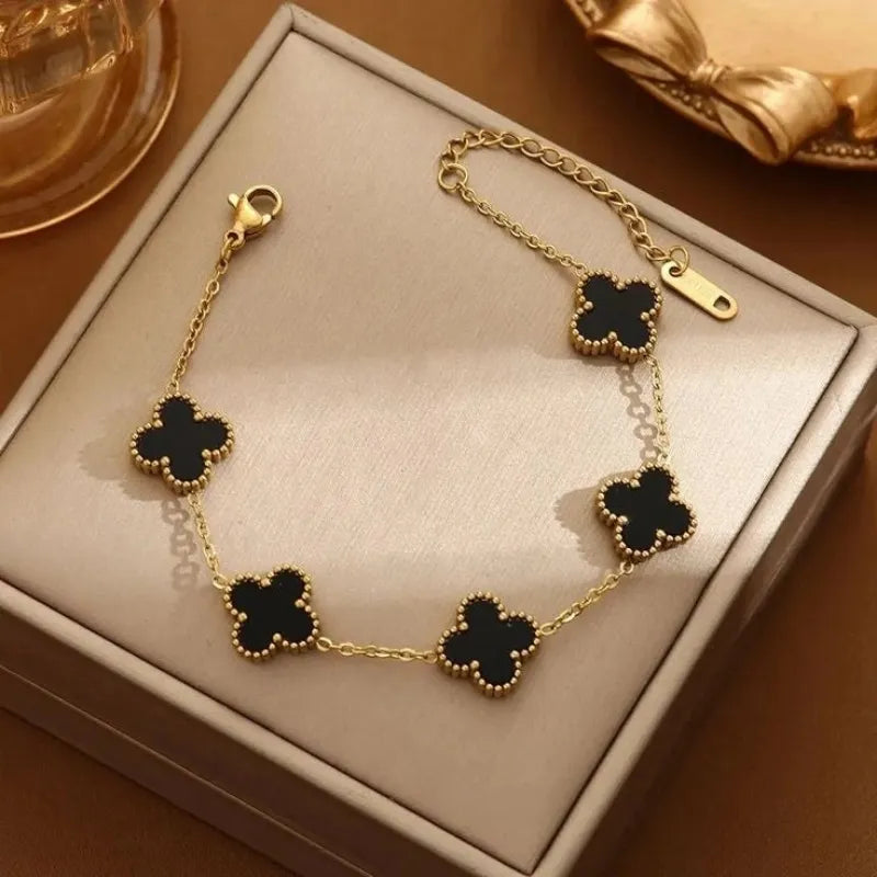 Pulsera Van Cleef | Protección, elegancia y buena suerte en tu muñeca.