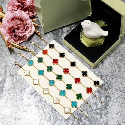 Pulsera Van Cleef | Protección, elegancia y buena suerte en tu muñeca.